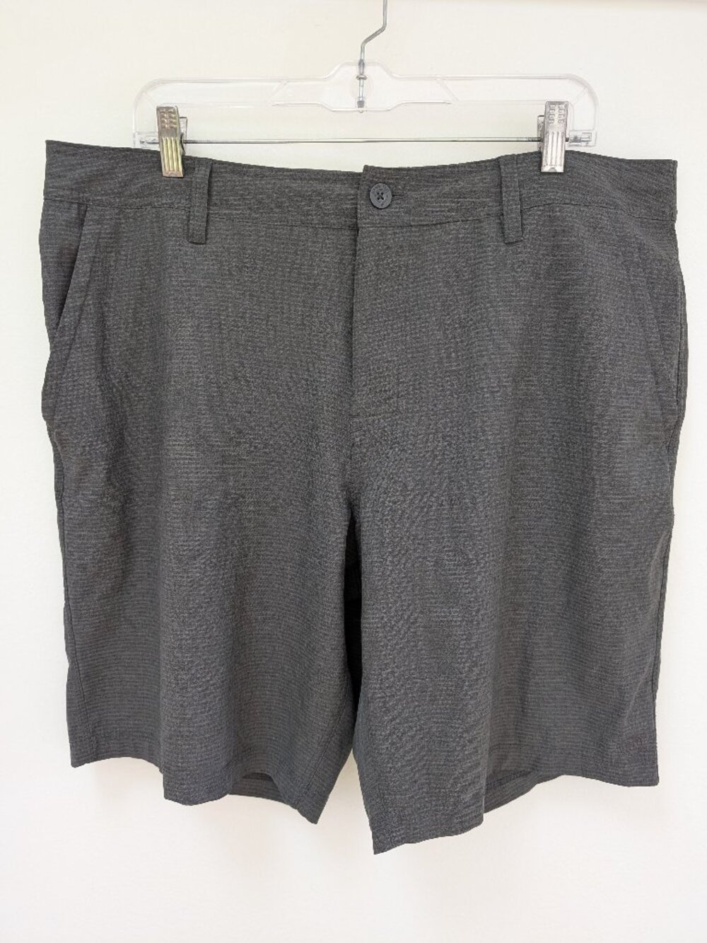 Hang Ten Men's Hybrid Ribbed Board Shorts. Size 38